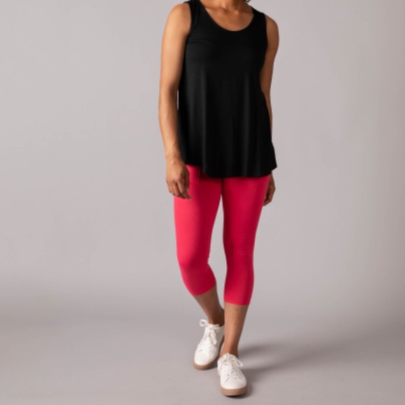 Agnes & Dora Pocket Crop Pant Cherry Rose - Picture 1 of 5